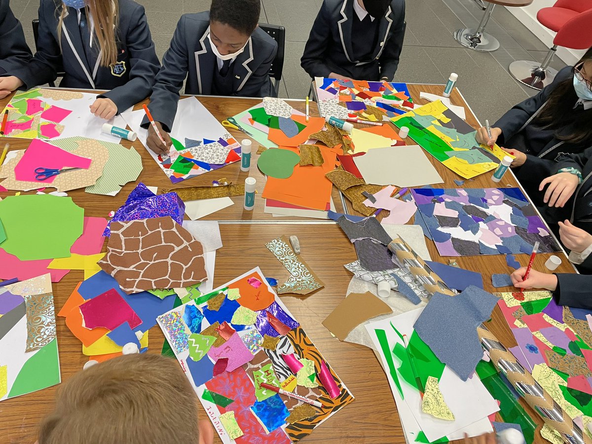 Art_bchs's tweet photo. We had a wonderful time at focal point gallery for our year 7 &amp; 8 reward trip! The students learned about art, creativity and careers in art and even made some wonderful work of their own #loveart #LoveBCHS #LifeAtOsborne https://t.co/3gHcaYLopO