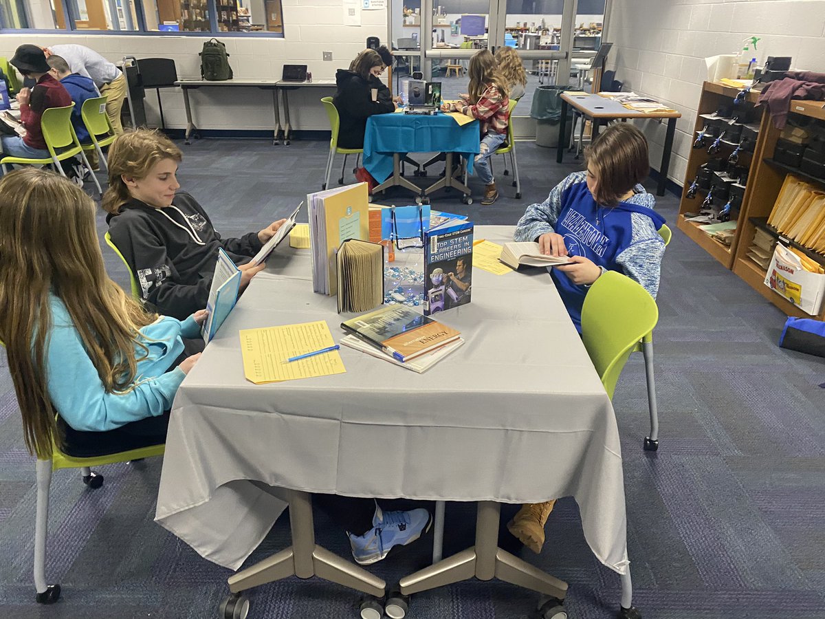 BearsIMC's tweet photo. Mrs. Particelli's classes are participating in a science book tasting today! @EtownAreaMS https://t.co/xKVdRhrPAv