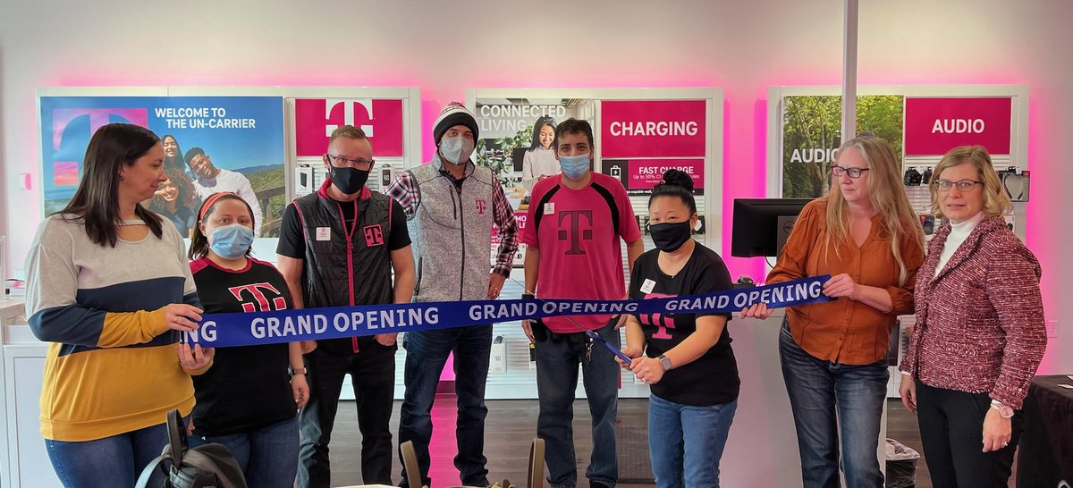 Ribbon cutting ceremony today at our new T-Mobile store in Buffalo, MN! Thank you @BuffaloChamber1 for being such a great partner! We love serving this community! @pedrobyers1