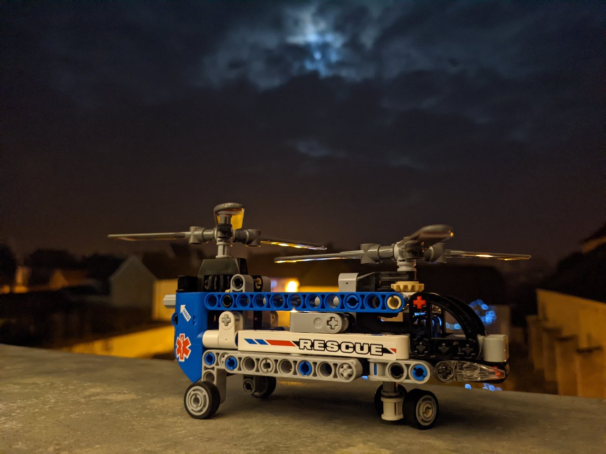 yoplait_8's tweet photo. A VENDRE: LEGO Technic 42020: Hélicoptère double hélice

•Complet 
•Boite
•Plan
•15.30€

#LEGO #AFOL #Technical #Bricks https://t.co/uW1lMuP5Tr