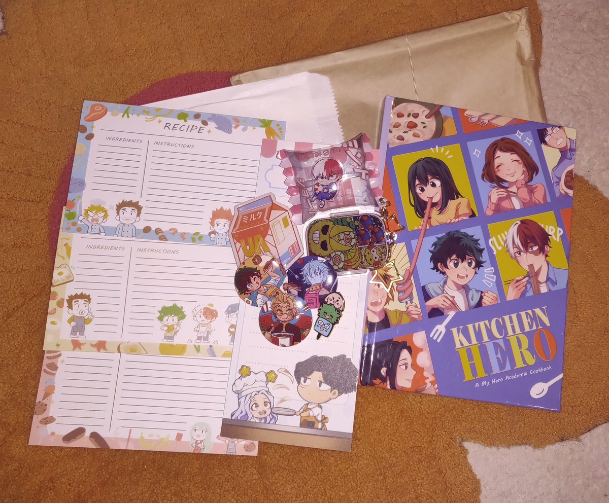 hanbunshonen's tweet photo. Finally got to crack open my @KitchenHeroZine full bundle! I'm so happy with it and I'm seriously dying over the stacked mochi pin 🥺🥺🥺🥺🥺🥺🥺🥺 https://t.co/oUScKAAXBM