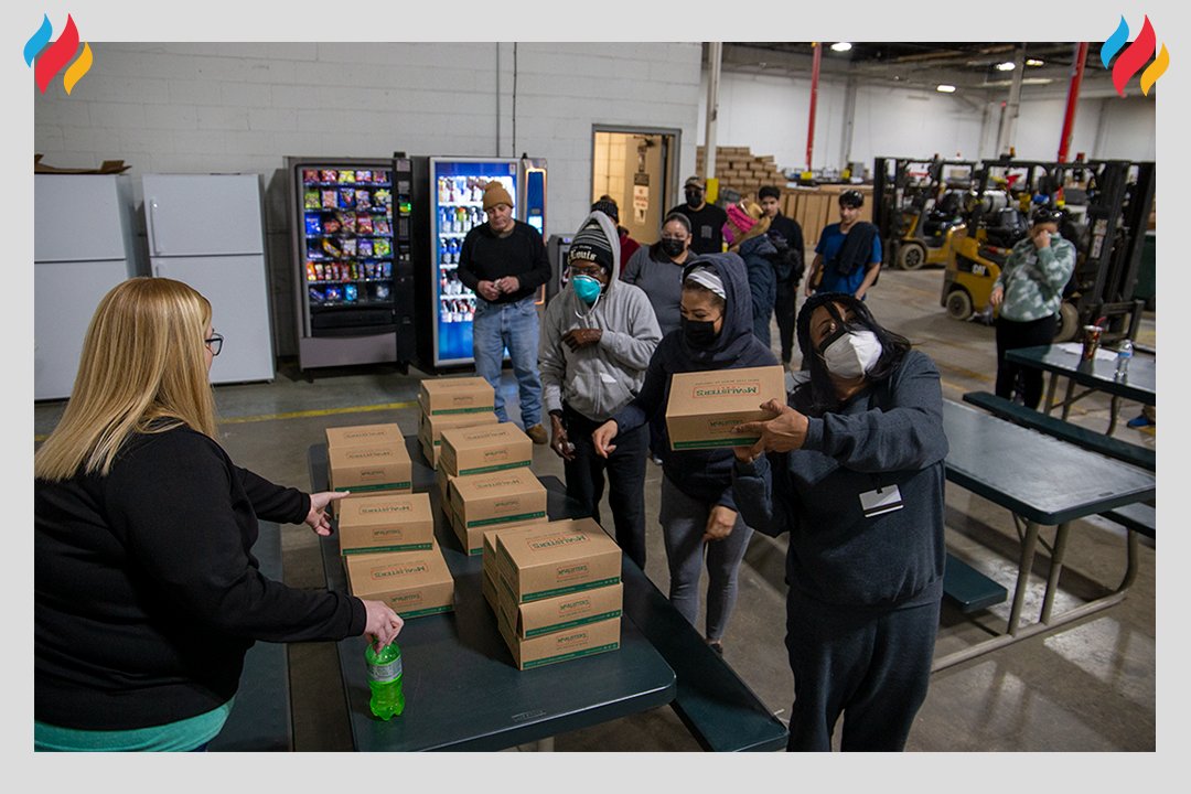 MidAmDisplay's tweet image. We wanted to congratulate our entire staff for reaching a WORLD CLASS Incident Rate of 1.06 in 2021. To celebrate we provided lunch from @McAlistersDeli for all employees. Let’s keep this going through 2022! #safety #congratulations #worldclass #lunch #celebrate #congrats