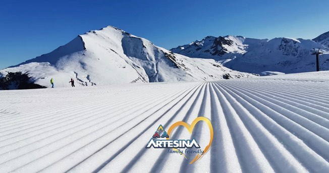 Prosegue alla grande la stagione di Artesina Mondoleski con condizioni strepitose della neve e collegamenti di comprensorio tutti aperti.
Vi aspettiamo!
#snow #snowboarding #skiing #winter #slopes #Piemonte