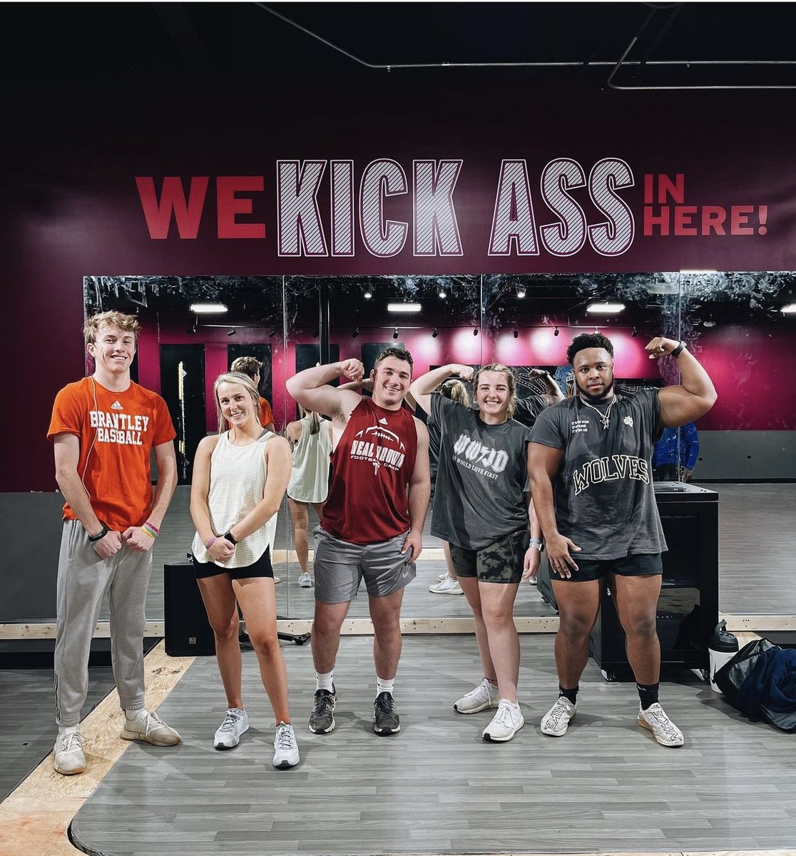 CrunchGym's tweet photo. This #FlexFriday is brought to you by Crunch Auburn. Crunch Auburn in MA is Crunch’s 393rd club that’s open for workouts! 💪 Welcome to the #CrunchFam https://t.co/EFe6KiS2MM