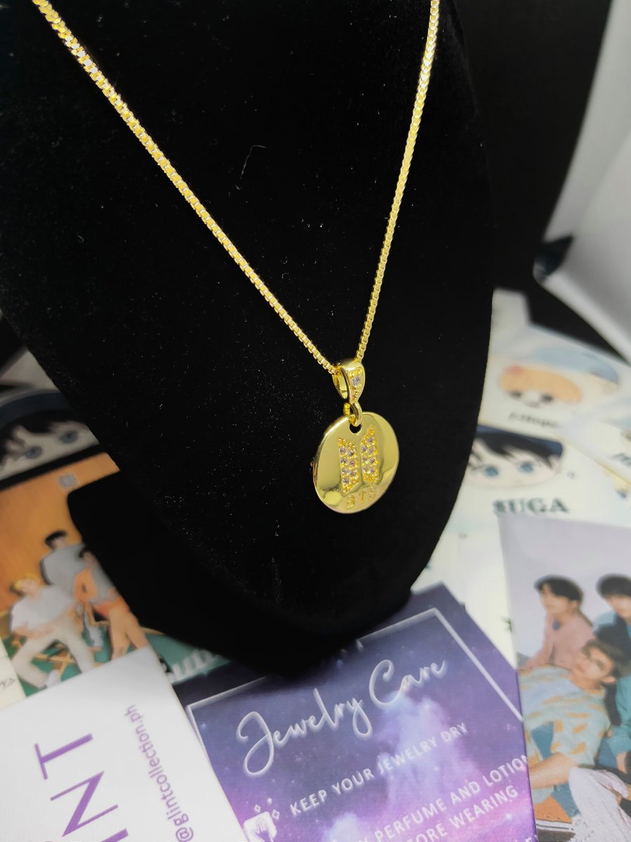 glintph's tweet photo. 💜BTS INSPIRED NECKLACE COLLECTION

📦Box
🖼️Photocard
🧒Chibi stickers
🎫Jewelry care card
🎟️Brand card
✨Special freebie

Our necklaces are definitely a good quality. 18" length gold plated stainless steel material. 
Perfect for birthday gift!✨
Drop us a dm to purchase🖤 https://t.co/BX7X5EEUqr