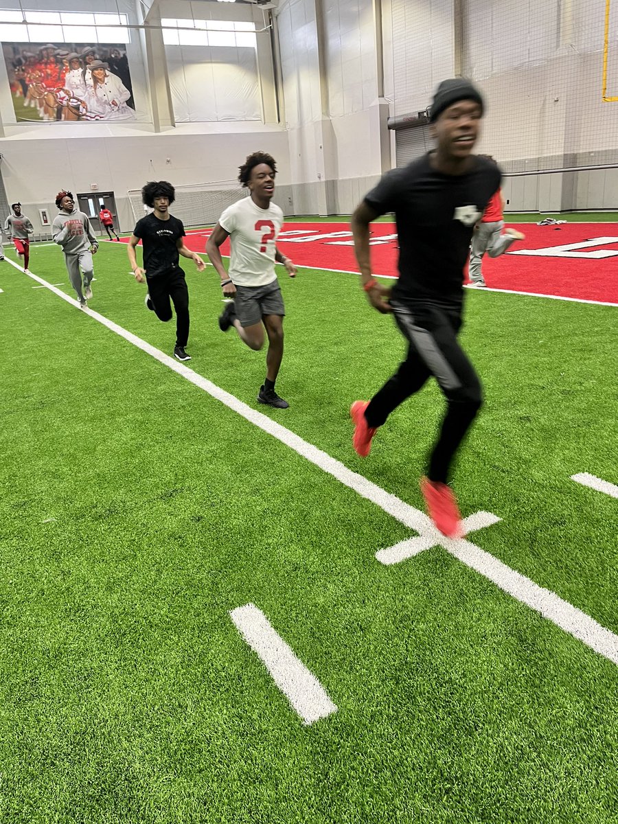 Coach_StephFord's tweet photo. Track Season is Underway! #TigerLand #PrepForExcellence https://t.co/hOg0lejQVX