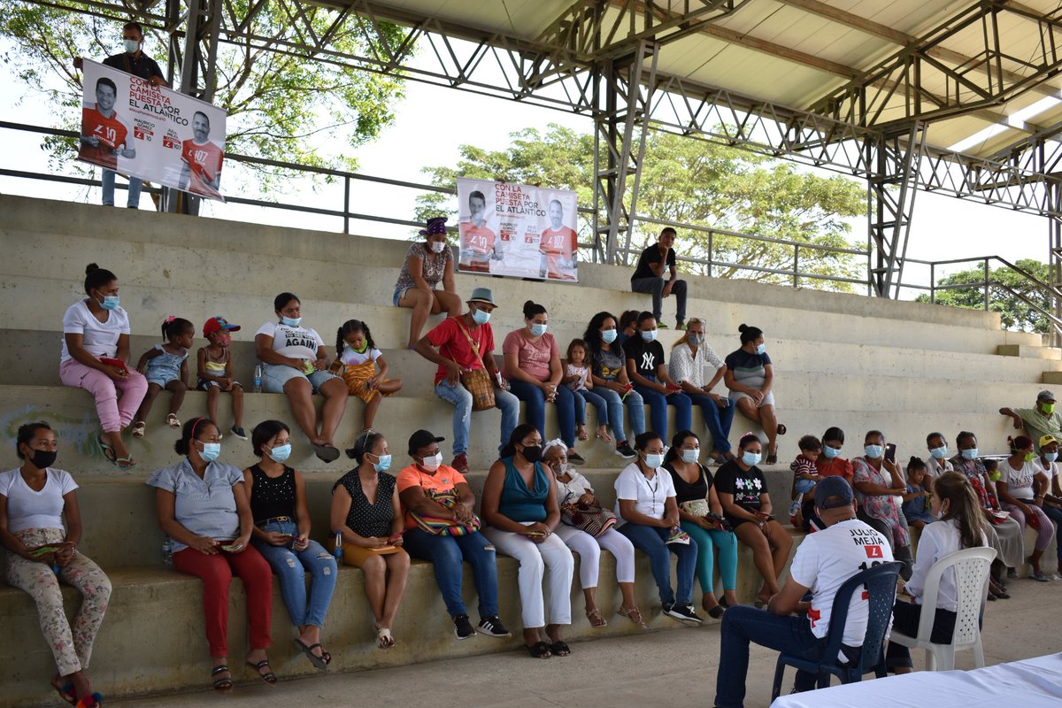 juliojosemejia's tweet photo. #Luruaco 🚩 Iniciamos este fin de semana desde el corregimiento de #Pendales en el municipio de #Luruaco A nuestros niños y mujeres cabeza de hogar se les debe garatinzar un apoyo esencial desde el gobierno nacional https://t.co/ZR5yWndfDw