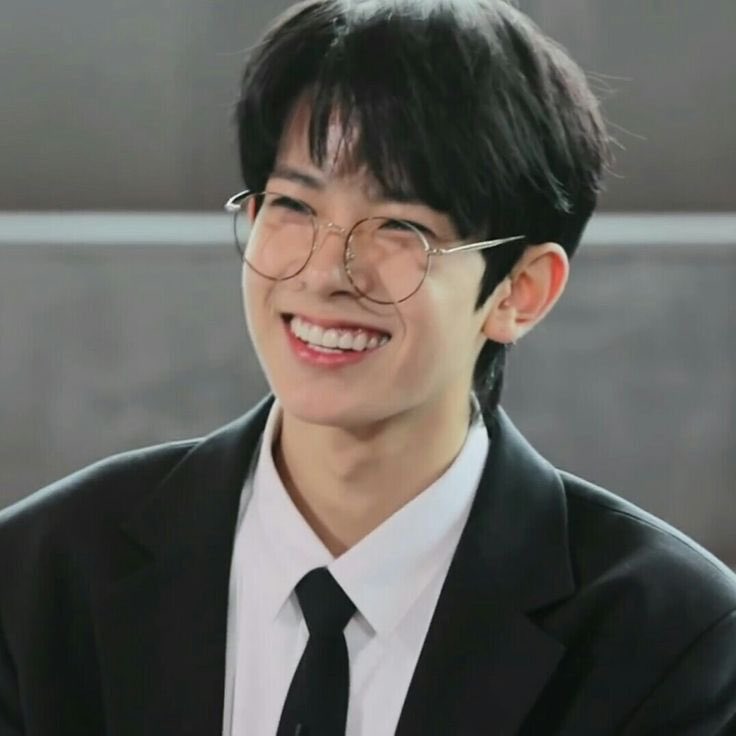 로스쿨준비생히형과 고4종땡이
형님 그런데 법조인준비하시는분이 미성년자랑 사귀어도되는겁니까ㅋㅋㅋ
헤어지자
제가바쁜일이생겨서요 그럼이만