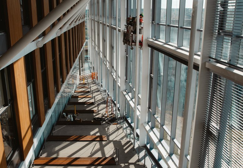 Not only is #ulethbridge Science Commons the most advanced science research and teaching facility in Canada, it's also a leader in environmental standards, earning LEED Gold status. #uleth #yql ulethbridge.ca/unews/article/…