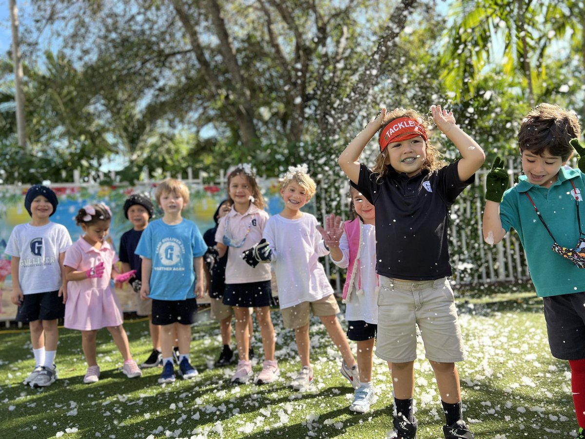 Tropical Snow Day In Primary ❄️🤍 <a href="/GulliverPrep_/">Gulliver Preparatory School</a> #WeAreJrk