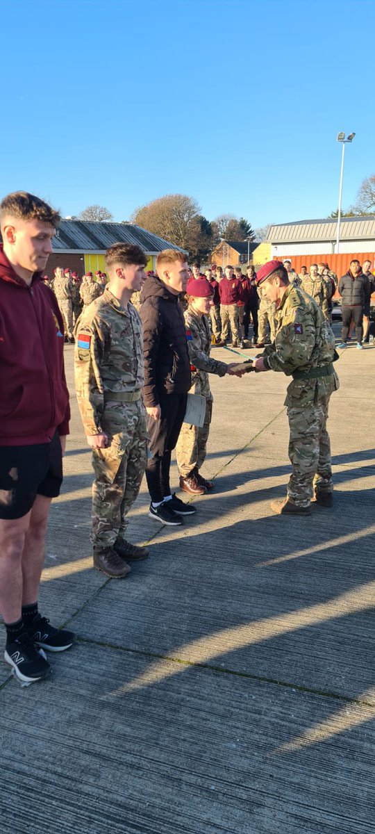 A chance today before the PTI’s melted us on the logs to celebrate success with Kosovo and East Africa medal presentations, National Apprenticeship attainments for our Juniors and Senior Capt appts that see Capt Wild chosen to become the new Adj and Capt Smith the next RSO👏🎉🎉