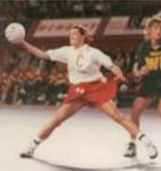 InTheChatTime's tweet photo. I thought I'd give you a bit of back ground to my guest speaker's
@LuciaSdao,101 Caps for @EnglandNetball under her belt. With a Netball CV that sees her currently Director of Netabll @DubaiCollege. There they call her a Netball Specialist; I simply call her #NetballLEGEND ๐๐พ๐ https://t.co/TiMMs35IN3