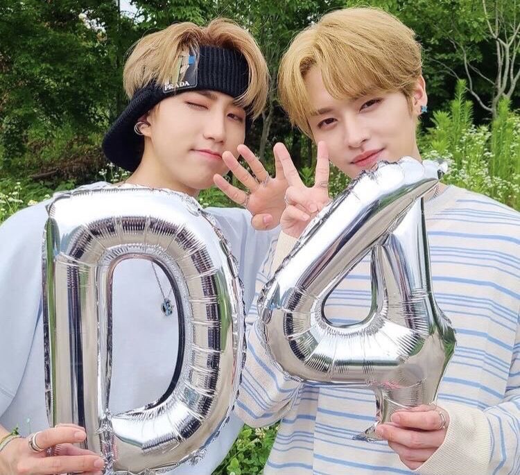 minsungfrenico's tweet photo. au minsung 

donde jîsüng es un idol famoso y mînhö es un sidero intenso que lo ultea hasta que en una comida familiar se da cuenta que es novio de su primo https://t.co/0amMbaMSV3