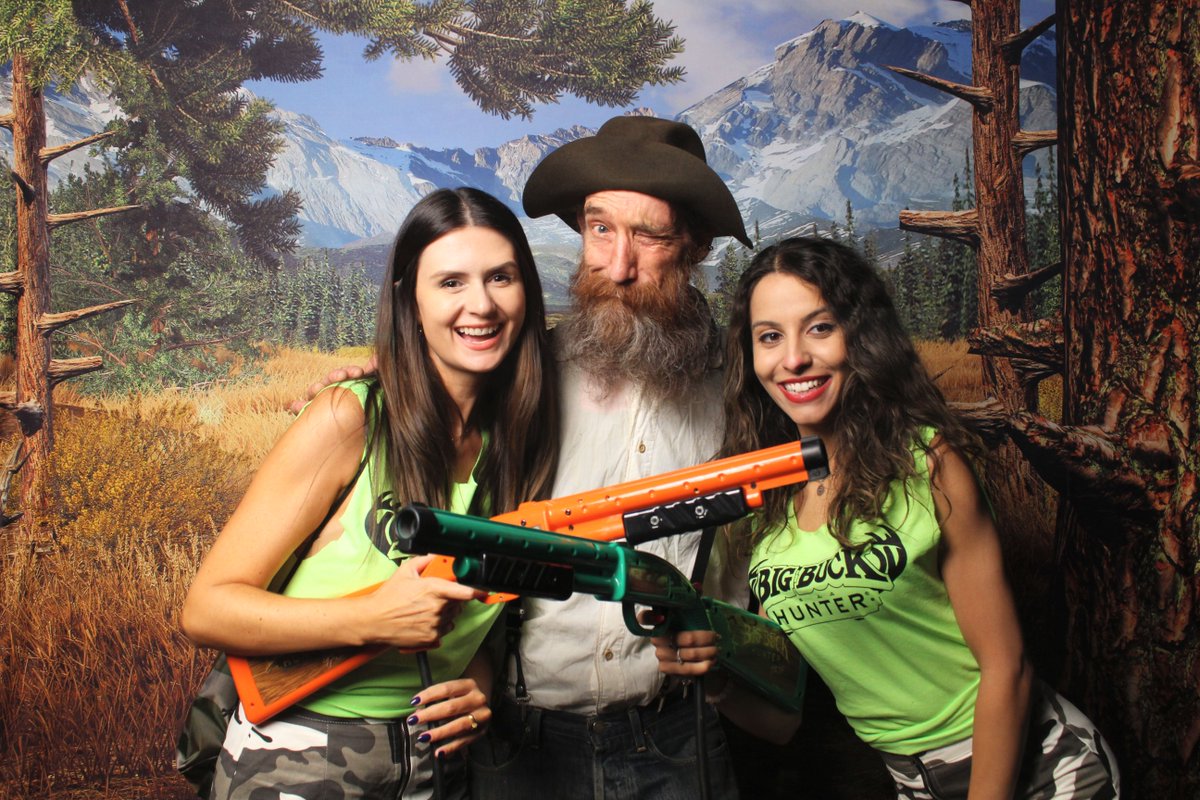 bigbuckhunter's tweet photo. When you meet the REAL Pappy... #BuckHunter #HeyPappy #selfportraitproject @selfportraitp https://t.co/qLcKMjD93n