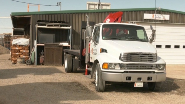 CTVNews's tweet photo. Canadian truckers are planning a cross-country convoy to protest vaccine mandates on Parliament Hill. https://t.co/TtOAoXgatg https://t.co/x9Qkx9vdM0