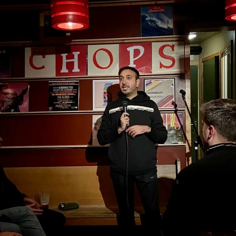 Chopscomedy's tweet photo. Grab your tickets for this Tuesday's Chops Comedy at Friendly Records in Bedminster here https://t.co/FZNi2RSTyj 

We have some amazing acts from the South West and an incredible secret headliner all trying new jokes!

#comedy #bristol #bedminster #standupcomedy https://t.co/ZmeJtW1LYM