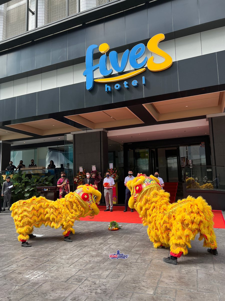 visitjohor_'s tweet photo. Yeay! Lepasni korang yang visit johor boleh laa plan untuk stay dekat Fives Hotel Johor Bahru City Centre ni betul2 dekat tengah bandar jb yang baru je dibuka. Enjoy your stay nanti🥳 https://t.co/NggsLzvyfb