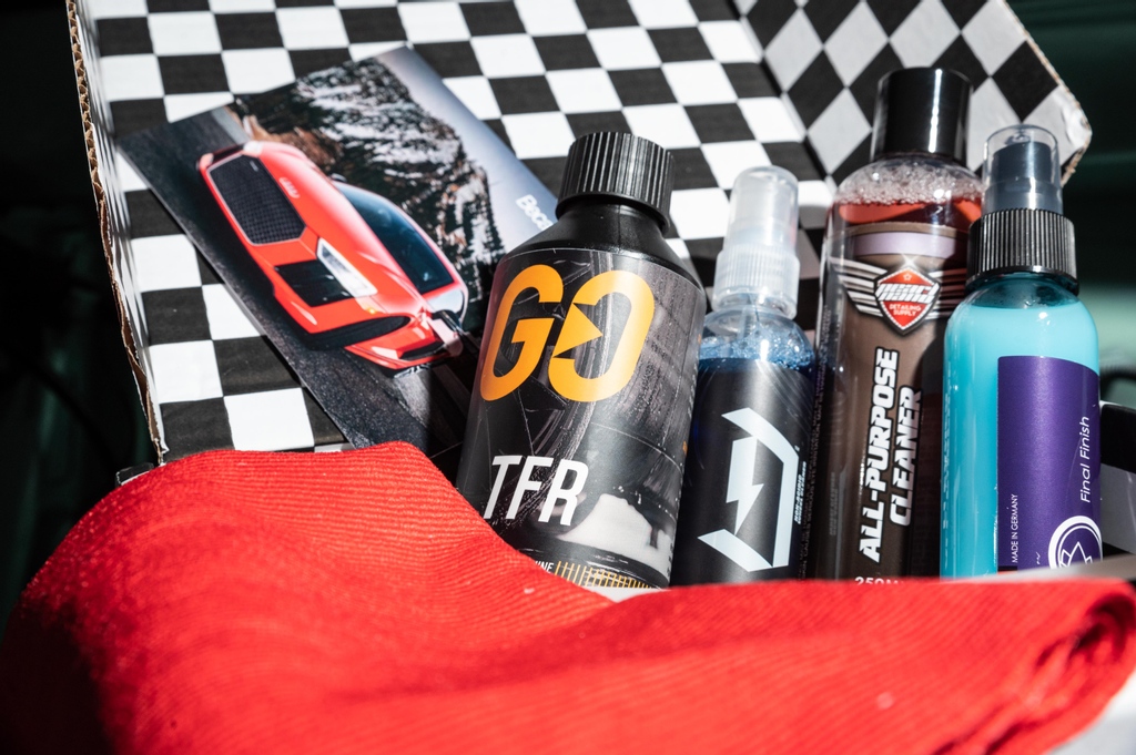 RacecarBox's tweet photo. We are starting the year right, with some products to fight back against that winter grime ๐
๐ธ @24sevenphotography
#BecauseRacecarBoxโ
โ
#detailingsubscriptionbox #detailing #detailingworld #detailingaddict #detailingofficial #cleaningcars #carcleaning https://t.co/yvZwlZIE0E
