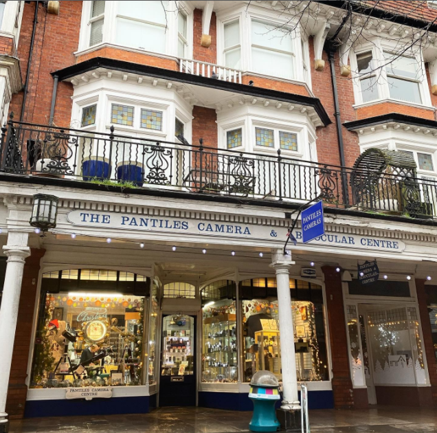 Pantiles Cameras is a family-run business that's been trading for over 40 years! They pride themselves on their extensive knowledge &amp; excellent customer service.

Photo: lablondonienne

#Photography #Architecture #TunbridgeWells #Kent 

<a href="/TWellsCouncil/">TWBC</a> <a href="/TWellsTourism/">Visit Tunbridge Wells Tourist Info</a>