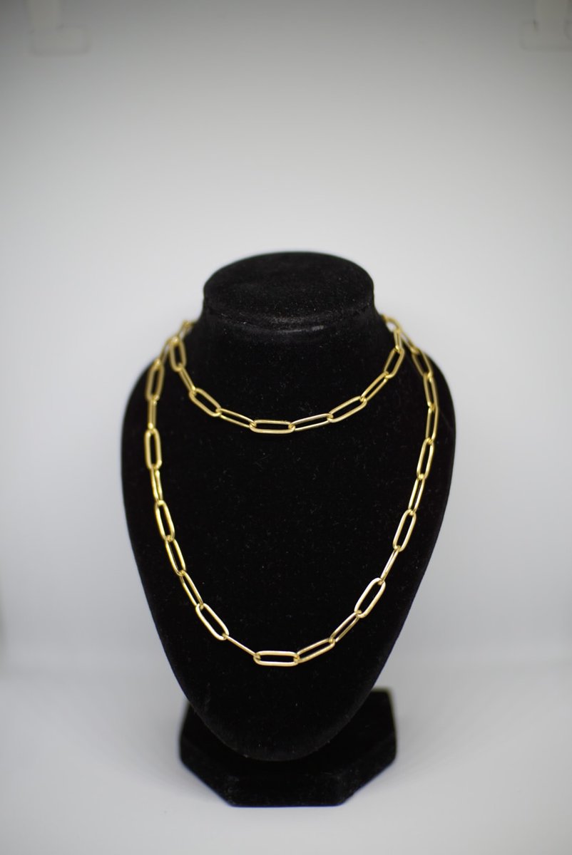 glintph's tweet photo. 💎New Necklace Collections

📦Box
🎫Jewelry care card
🎟️Brand card
✨Special freebie

Our necklaces are definitely a good quality. 18" length gold plated stainless steel material. 
Perfect for birthday gift! ✨
Drop us a DM to purchase 🖤 https://t.co/aHQ9IsOhJw