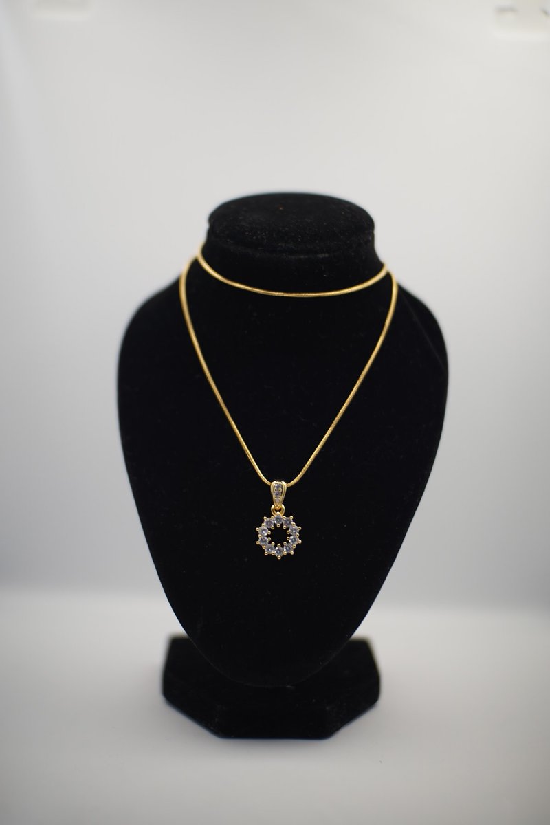 glintph's tweet photo. 💎New Necklace Collections

📦Box
🎫Jewelry care card
🎟️Brand card
✨Special freebie

Our necklaces are definitely a good quality. 18" length gold plated stainless steel material. 
Perfect for birthday gift! ✨
Drop us a DM to purchase 🖤 https://t.co/R1PtxVJyuW