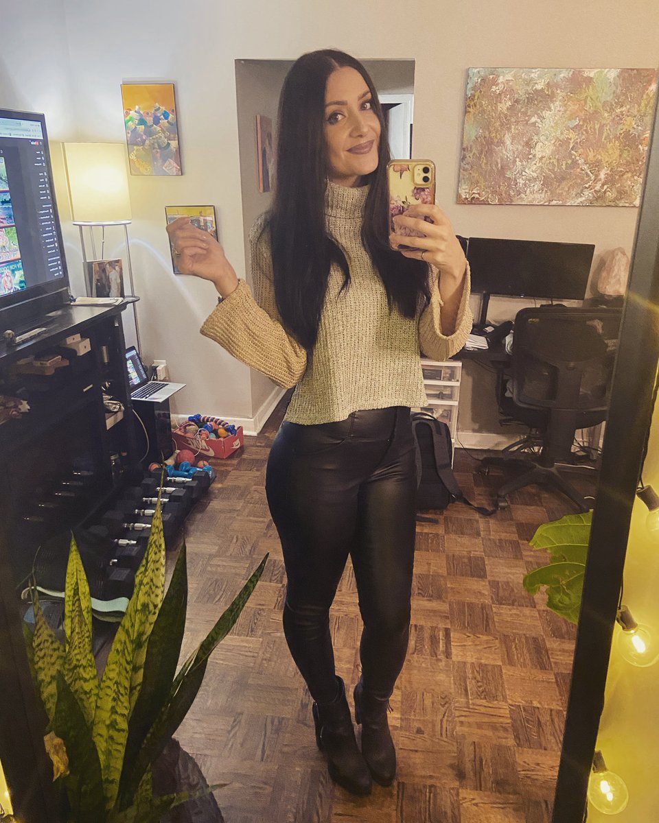 Hi Twitter ! I never post and I’ve got nothing better to post so here’s me 👋🏼 see you for stream at 4pm eastern twitch.tv/cairucan