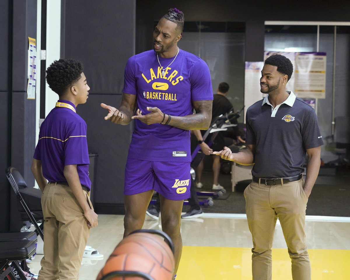 blackishabc's tweet photo. It's not a dream, Jack is hanging out with The Los Angeles @Lakers on a new #blackish Tuesday! 🤩🏀 @RajonRondo @DwightHoward @DeAndre @24Bazemore @KingBach https://t.co/jkCEg6cUY6