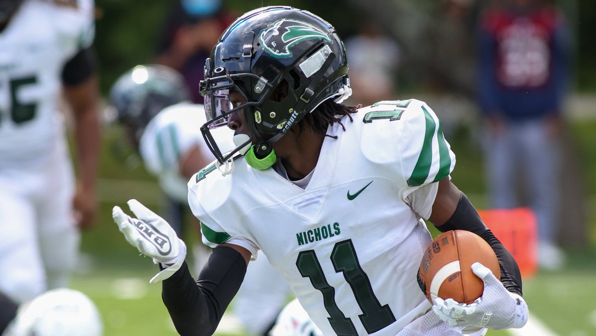 Brandon2Bulerin's tweet photo. After having a great conversation with @olmsted_dale I am blessed to have received an offer from Nichols College🟢⚪️ @SLStormFootball @MichaelSprauld3 https://t.co/ywMFmi4PCd