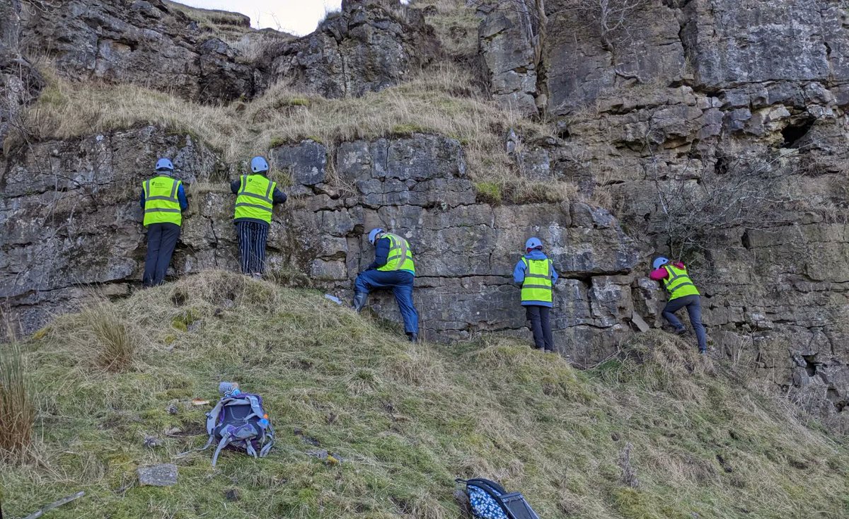 CatrionaDM's tweet photo. A splendid day hanging out with some rocks, and teaching some @DurUniEarthSci first years about how to effectively hang out with said rocks
#geologistsofinstagram #geology #frosterleymarble #itslimestonereally #sunshine #fieldwork #spotthegeologist #hardhatsattheready https://t.co/g8OVmsxntJ