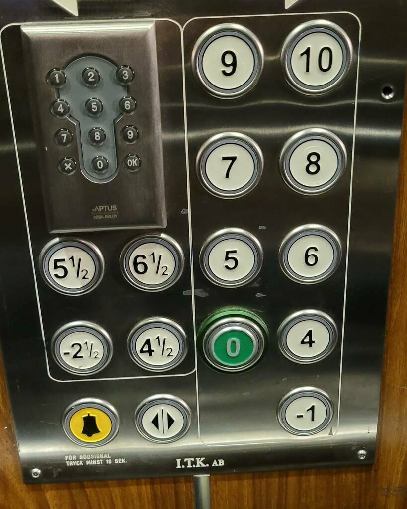DougCollinsUX's tweet photo. Visual design is a conversation with a user. Your front end doesn’t have to mirror your back end - it needs to communicate its function and intent. #ux #design https://t.co/FHjP3r2mHI
