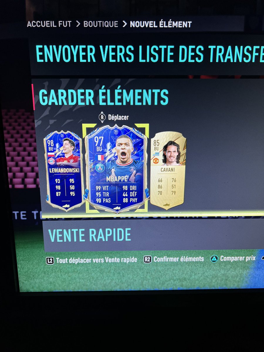 Mayounisee's tweet photo. J’ai cassé le jeu ! @BruceGrannec @Vitality_RocKy @EA_FIFA_France @YoMax38 @_beFIFA @Mino7x @ArseneF5 https://t.co/3TFXE1zLRh
