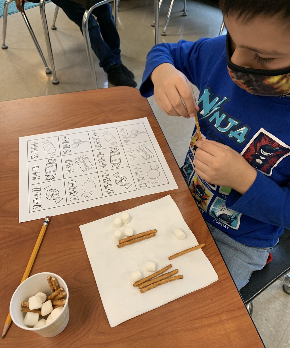 arellenburg's tweet photo. Solving addition with 3 and 4 addends using pretzels and marshmallows as rods and units. #UltimateLearningExperience @MabletonES https://t.co/BnqtO6l10x