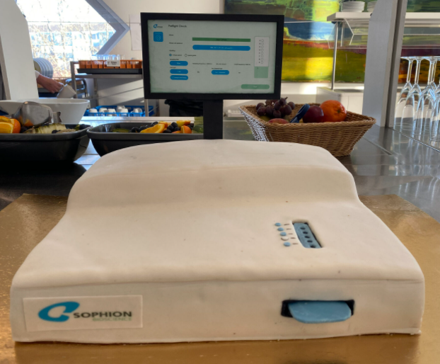 _IonMan's tweet photo. 1st edible #QPatchCompact 

Grab a slice of our latest #ionchannel technology here:
https://t.co/oElVV7Hfmk
This platform could be:

game changing
paradigm shifting
[insert your tech disrupting cliché HERE]

#patchclamp #automatedpatchclamp #electrophysiology #VGIC #LGIC #MSIC https://t.co/NR5sS7Kk2V