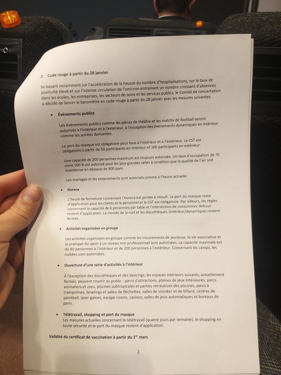 RomualdLM's tweet photo. Les dernières décisions du #CODECO. Retrouvez-les en détails sur https://t.co/sN6Su0e58u Et en 📺📱🖥 avec @VydtAlexis et #ThibautRoland. #Covid_19 #overlegcomite #LN24 @alexanderdecroo @eliodirupo @rudivervoort @OliverPaasch @JanJambon @PYJeholet @PedroFacon @LesNews24 #Omicron https://t.co/mJJdXcoMG2