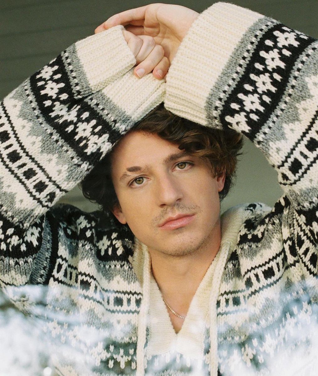 PuthPhyllis's tweet photo. U deserve  every accolade &amp; the wait was well worth it! Gorgeous!🥺🤩😍😍😍♥️🔥🔥💡🎶🎹🎤

“Your response to Light Switch has been bonkers. Thank you so much and I’m sorry I made you wait 5 months for it lol”
.@charlieputh Instagram Post — January 21, 2022.

LIGHT SWITCH OUT NOW https://t.co/PhEjBO5F8N