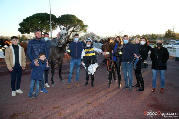 💥 La 1ere de l’année 🥳🥳🥳
Merci KLOSTER (👤 Ed. Montfort - 🎩 OTI Management) 👍🏻👍🏻👍🏻
Prix du Col de Vence - Hand. - 1500m
Merci à notre partenaire <a href="/SandraBiloe/">Biloé Joaillerie Monte-Carlo</a> pour sa confiance 👉🏻 biloejoailleriemontecarlo.com 💎
#galop #winner 🏆