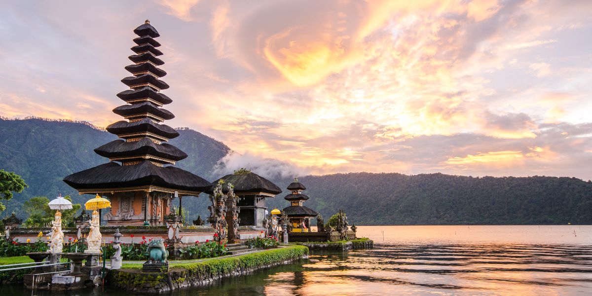 Interested in smart cities? What about smart islands? Learn how Bali uses the cloud to keep citizens informed, safe &amp; connected through the pandemic and beyond: go.aws/3GSIuXB