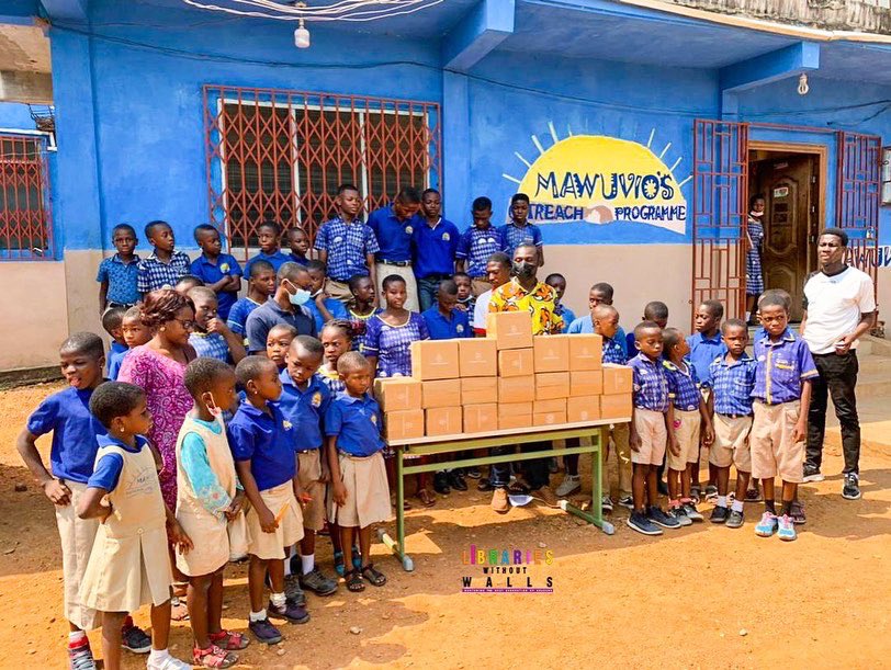 lwwgh's tweet image. For the first quarter of this year , we are focusing on getting who cannot read at all to start reading in 4 weeks using materials from #LearningDynamics. Thankful to Mr. Gyampo for the donation of 80 boxes of reading materials and helping train our volunteers! @ghanalibraries