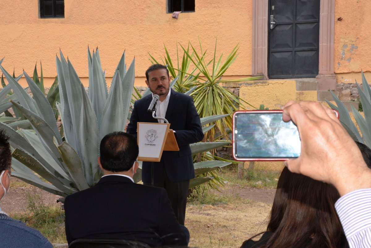 aguagobgente's tweet photo. Recuerda que tienes hasta el 23 de enero para participar en el #Reciclón2022 que organizamos con @GuanajuatoGob.
El día de hoy autoridades participaron en la recolección de equipos.📺⌨️📱♻️
Te esperamos en Auditorio Yerbabuena y Plaza Hidalgo de 10 am a 6 pm #GTOSustentable https://t.co/NIQT846aaN