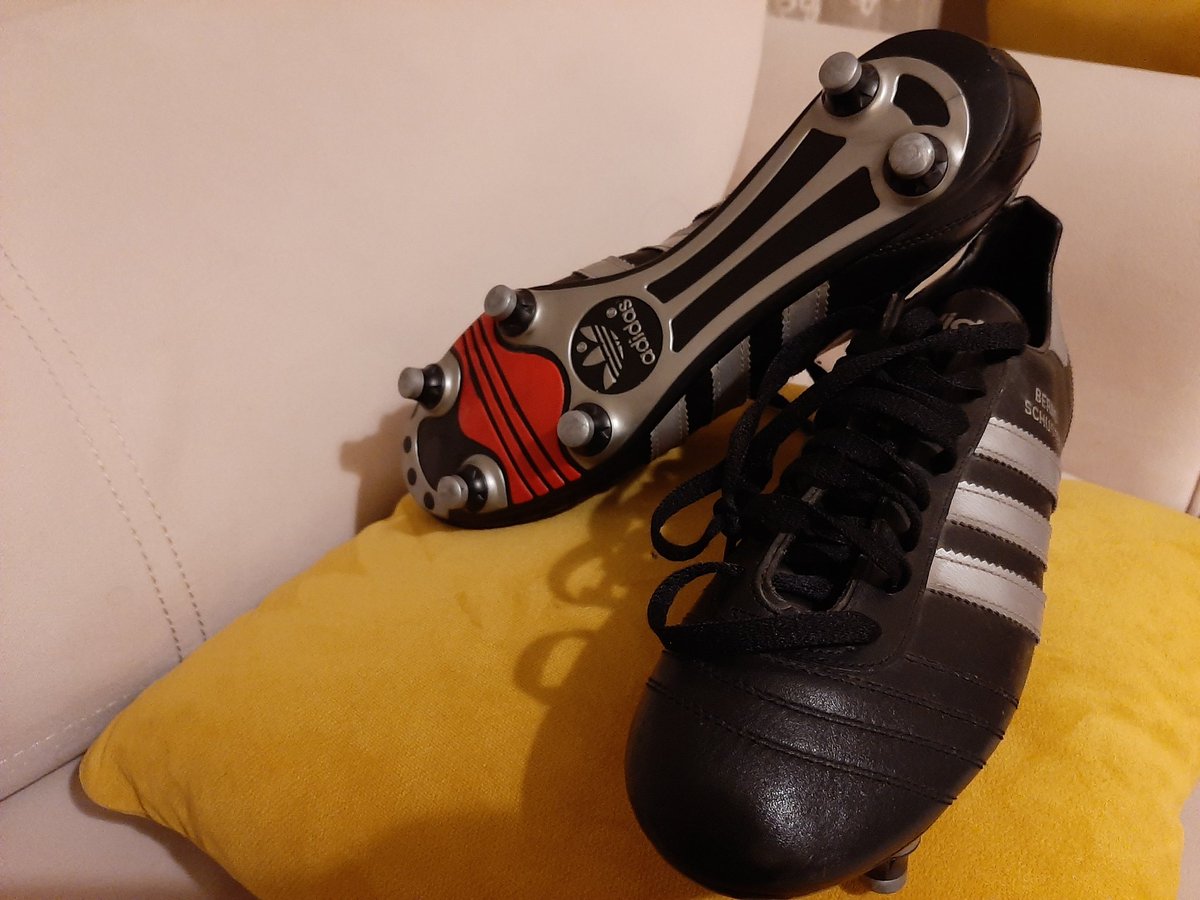 cipekcizb's tweet photo. @adidasoriginals https://t.co/bFufIkquB4
