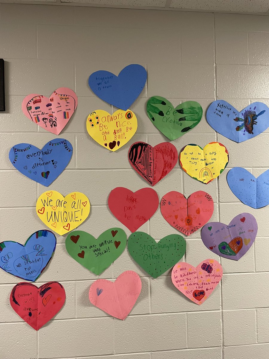 krislitzjohnson's tweet photo. Our amazing @HumbleISD_WHE Ss wrapped up our #BeTheChangeWeek with wonderful messages that came straight from their hearts ♥️ to display around our school! #choosekindness #celebratediversity #beunique #betruebeYOU 💙💚💛🧡❤️💜🤎🤍🖤 https://t.co/sVmkSW7YIg