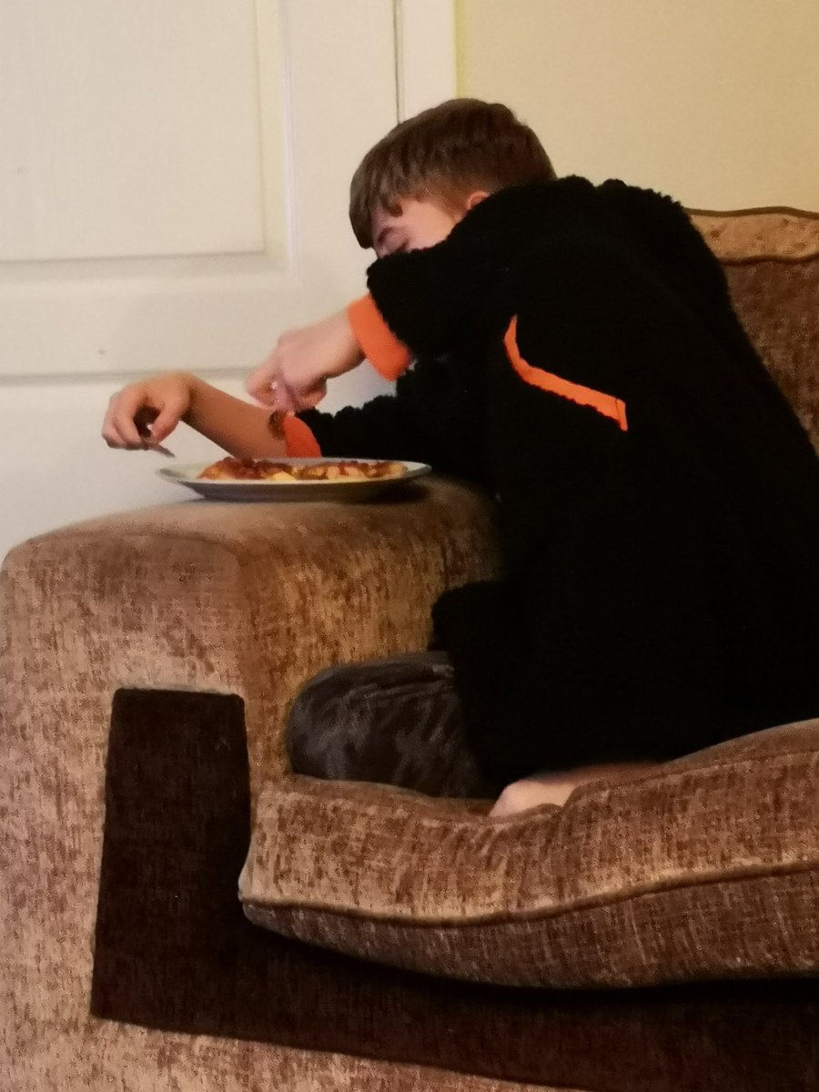 jenbruce34's tweet photo. @KnowetopPrimary Callans Come Dine With Me Week 1 😊 (and his brother enjoying the meal!) https://t.co/hw6TX0FBk6