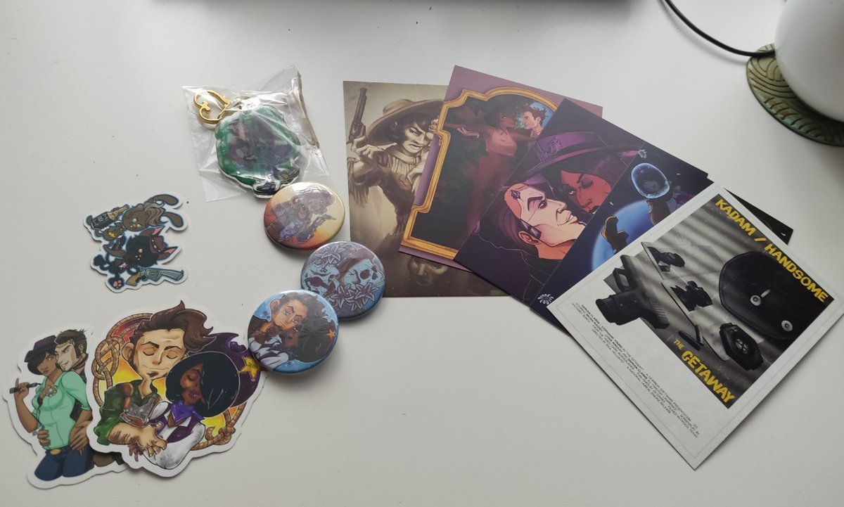 how_bad_me_be's tweet photo. my @Nishack_2 zine got here!! it's so beautiful Im absolutely in awe, thank u to everyone involved 💜💛🥺 https://t.co/JnJrGNtGnh