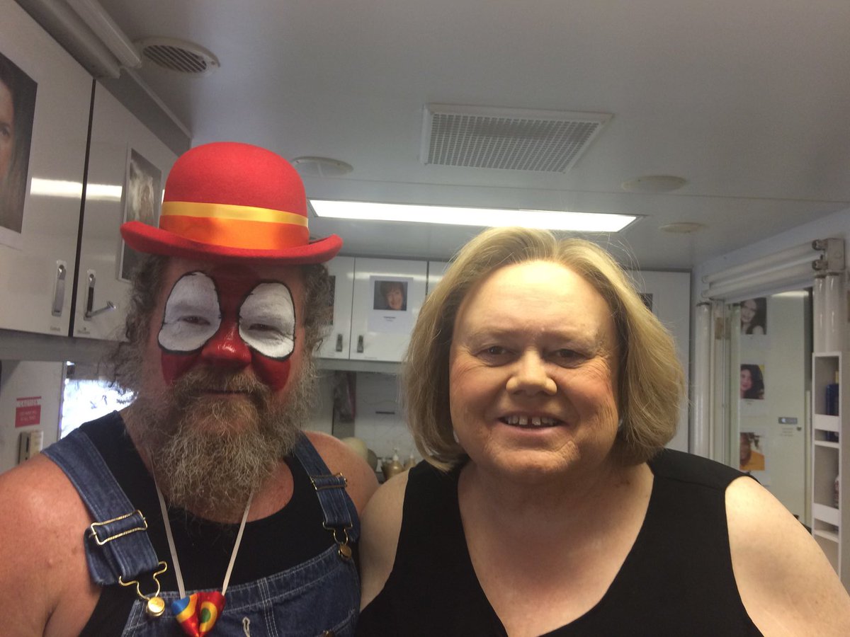 Tomproctor's tweet image. Rest in peace my sweet friend. Louis Anderson was a great actor and an amazing person. Kind to everyone around him, always reaching out to help others find their way through this crazy business. Prayers to his family and God bless.