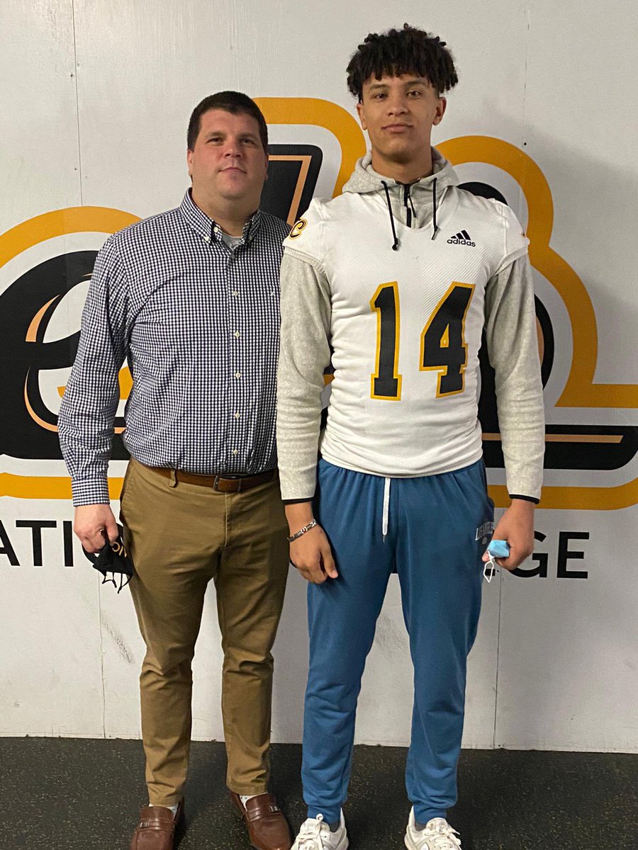 ConnorSixto's tweet photo. Thank you for a great visit today @AICFootball and @CoachKKulzer @CoachRuss2 https://t.co/xC0rYSsLfa