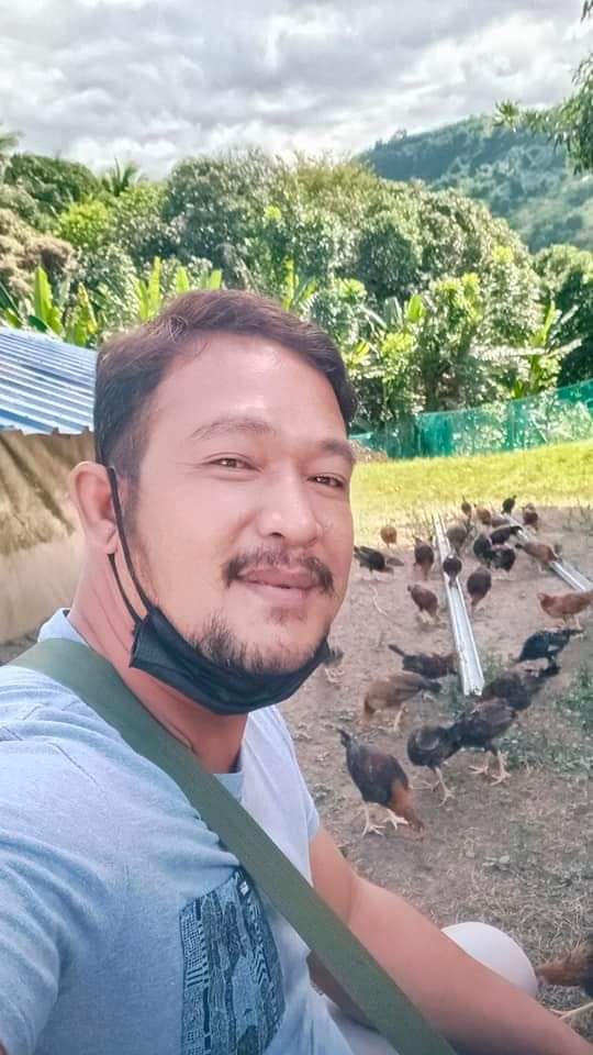 PinoyDad2019's tweet photo. Kumpare kong sundalo na napakagaling bumira sa kama. https://t.co/dpLvcMtWKG