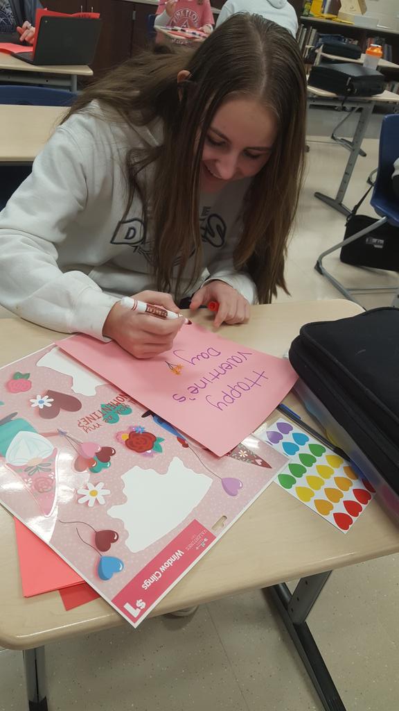 TLC_CAREY's tweet photo. We are sending Valentine's card to kids at Nationwide Children's Hospital on Columbus. https://t.co/gMy6W30uxX