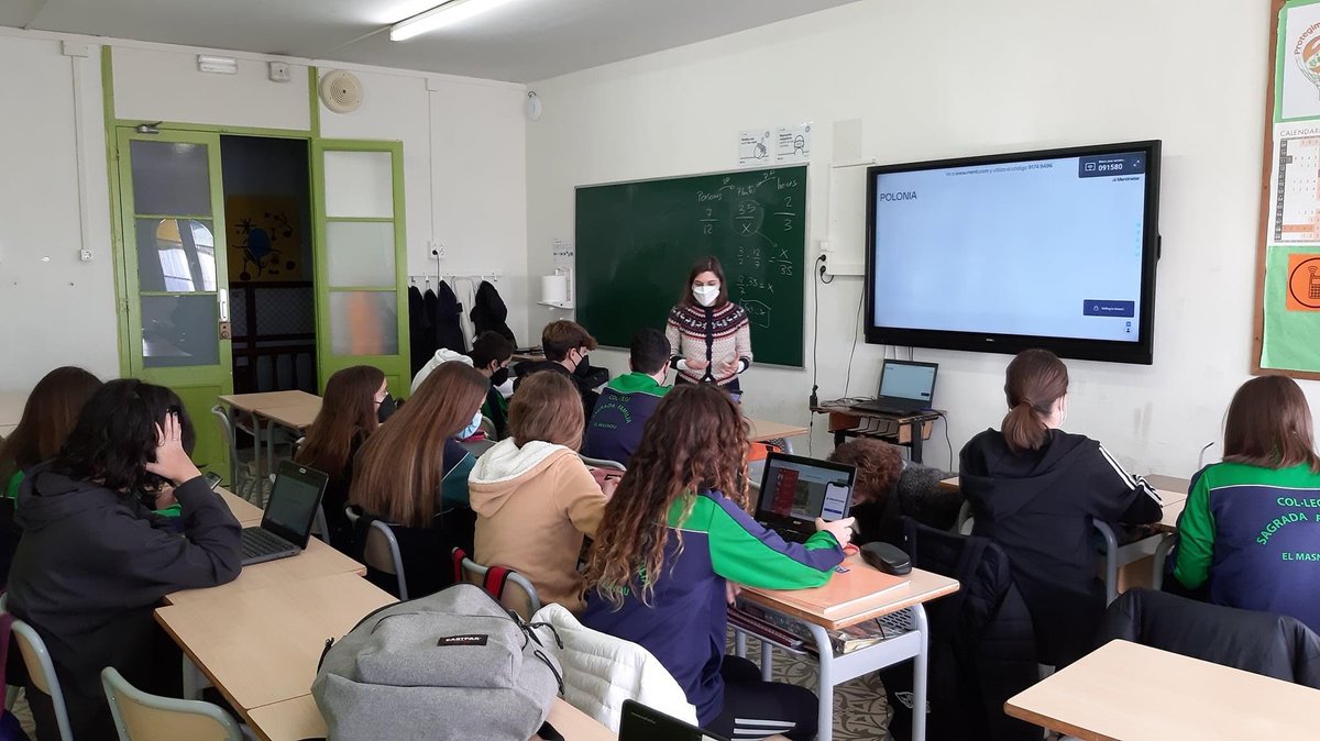 Escola Sagrada Família El Masnou tweet media