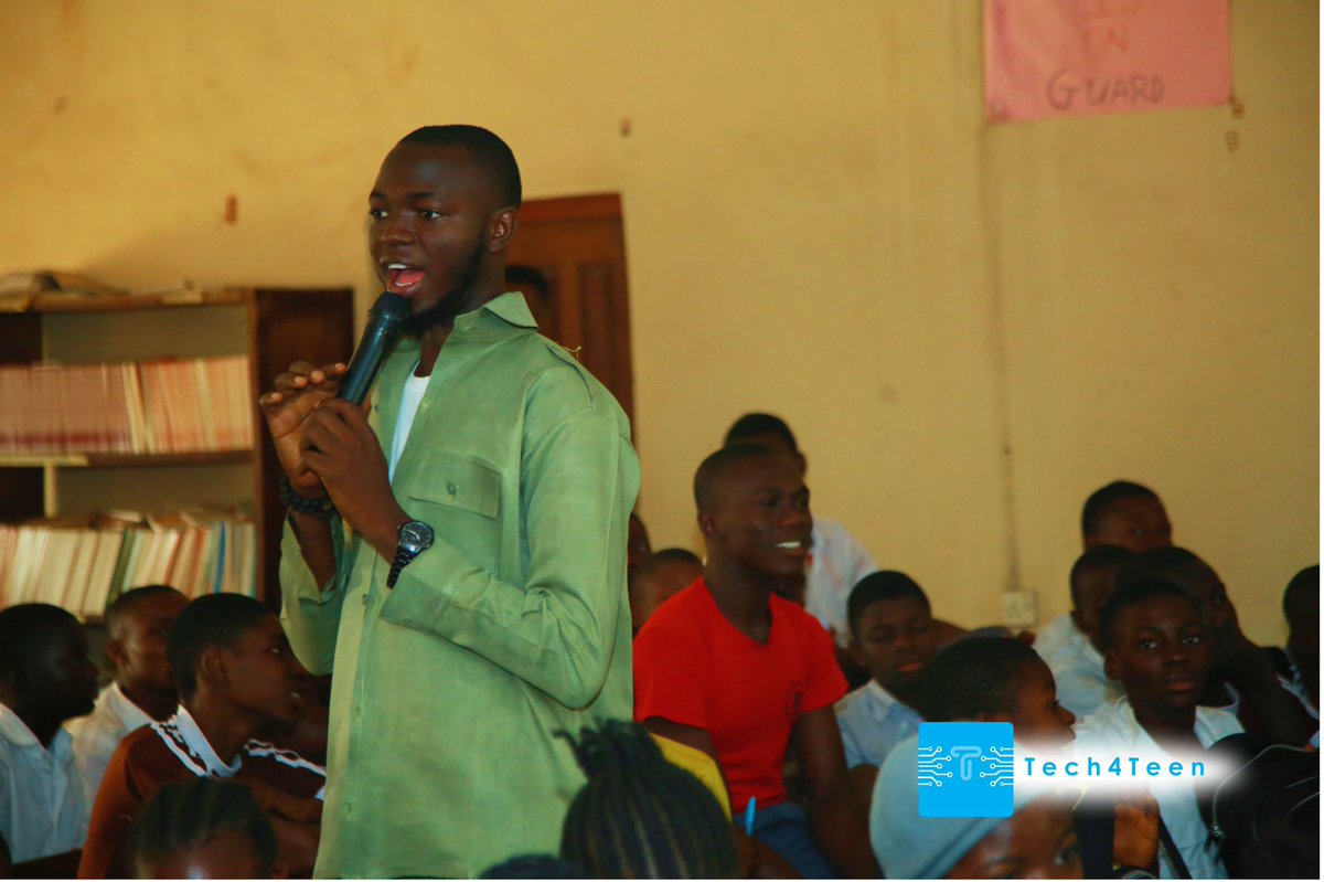 AdedejiOshinojo's tweet photo. We are grateful for Adeoye Mary presence (remotely) today; she is a MasterCard Scholar now doing her Master's Degree in Scotland, we hope that one of the students will reach that point in life as well.

@_Tech4Teen @officialnyscng 
#TechAwareness
#TechOutreach
#NYSCCDSPROJECT https://t.co/ZcwTKLAtLz