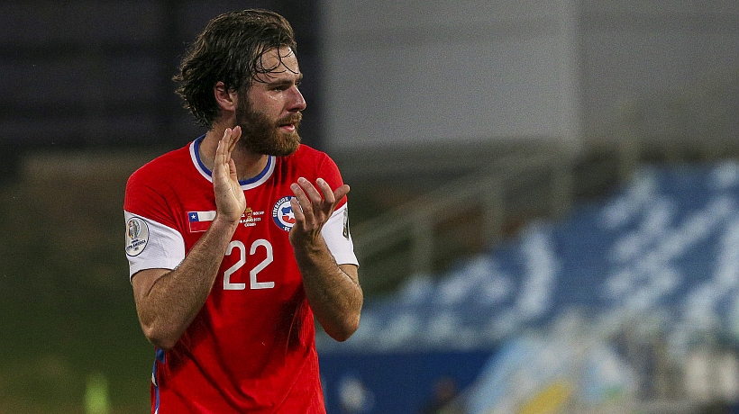 Ben Brereton Díaz llegó a Chile para sumarse a los trabajos de la “Roja” dlvr.it/SHYwzd